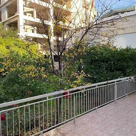Apartament με κήπο στο κέντρο της χαλκίδας Chalkís