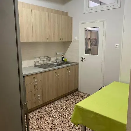 με κήπο στο κέντρο της χαλκίδας Apartament *