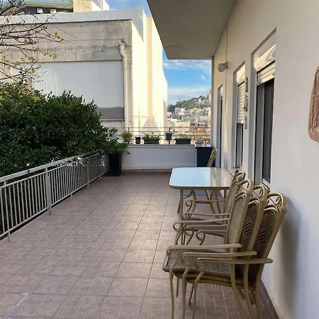 شقة με κήπο στο κέντρο της χαλκίδας Chalkís