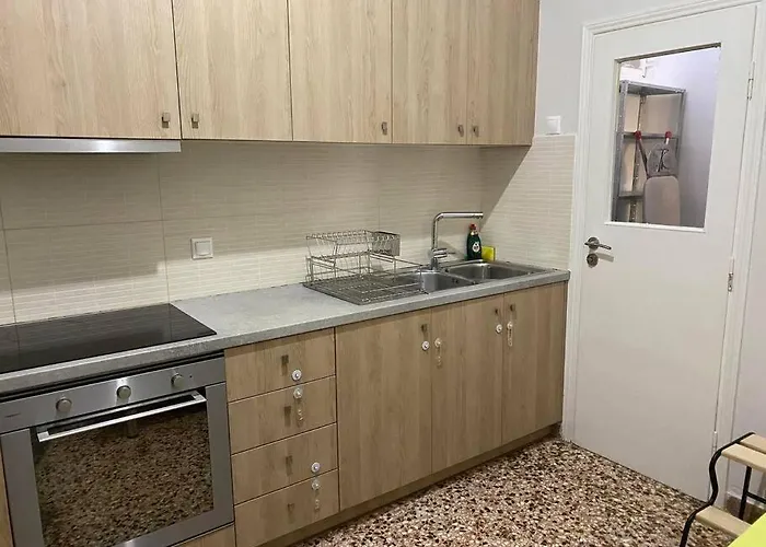 με κήπο στο κέντρο της χαλκίδας * Chalkís